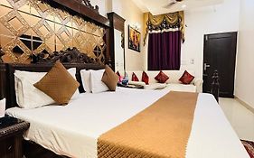 Hotel Shiva Continental Just Near New Delhi Railway Station